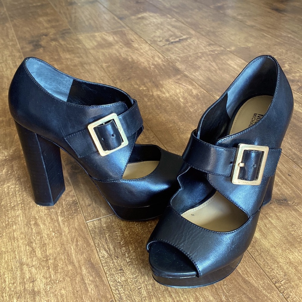 Michael Kors size M5